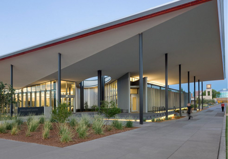 Image of MCC Enrollment Center building